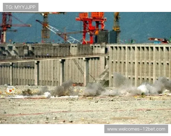 三峡大坝建造全过程游戏模拟：从规划设计到工程实施的真实再现